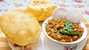 CHOLEY BHATURE (2)